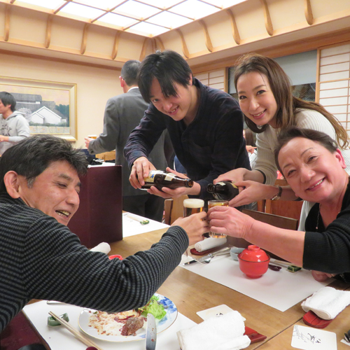 お花見会&社長ｻﾌﾟﾗｲｽﾞ誕生日ﾊﾟｰﾃｨｰ